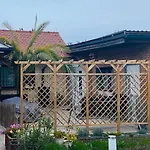 Joli Mit Aussensauna Und Fahrradgarage דירה