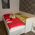 Joli Mit Aussensauna Und Fahrradgarage Διαμέρισμα Weißenfels