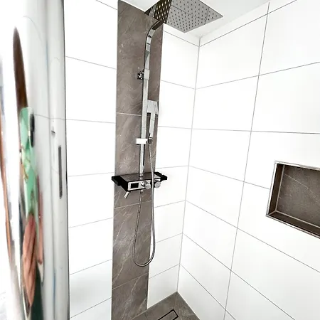 Joli- Inklusive Parkplatz, Bettwaesche, Handtuecher Und Wlan Lägenhet Weißenfels