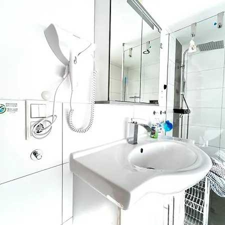 Joli- Inklusive Parkplatz, Bettwaesche, Handtuecher Und Wlan Lägenhet *