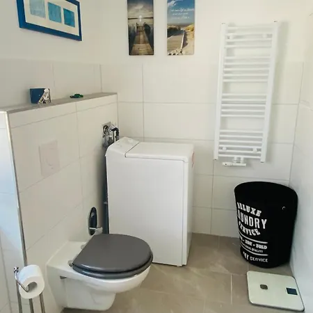 Apartment Joli- Inklusive Parkplatz, Bettwäsche, Handtücher Und Wlan Weißenfels