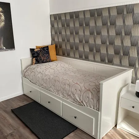 Joli- Inklusive Parkplatz, Bettwaesche, Handtuecher Und Wlan Lägenhet Weißenfels