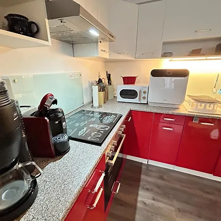 Apartment Joli- Inklusive Parkplatz, Bettwäsche, Handtücher Und Wlan Weißenfels