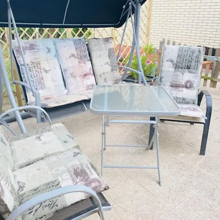 Lägenhet Joli- Inklusive Parkplatz, Bettwaesche, Handtuecher Und Wlan