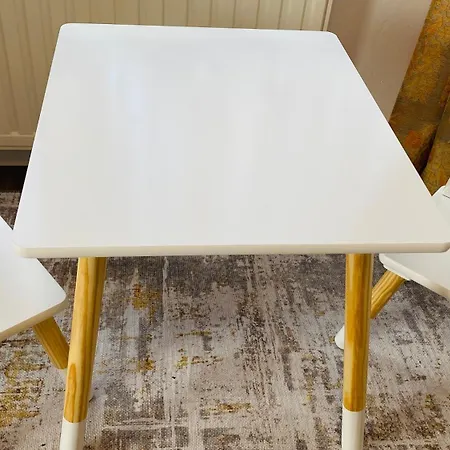 Apartment Joli- Inklusive Parkplatz, Bettwaesche, Handtuecher Und Wlan Weissenfels