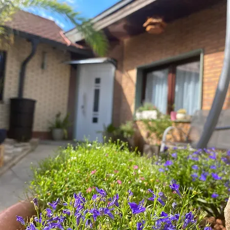 Lägenhet Joli- Inklusive Parkplatz, Bettwaesche, Handtuecher Und Wlan *