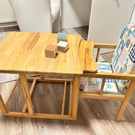 Joli- Inklusive Parkplatz, Bettwaesche, Handtuecher Und Wlan Lägenhet