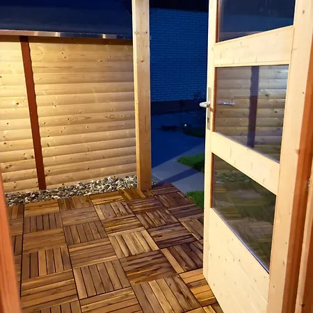 Joli Mit Aussensauna Und Fahrradgarage شقة