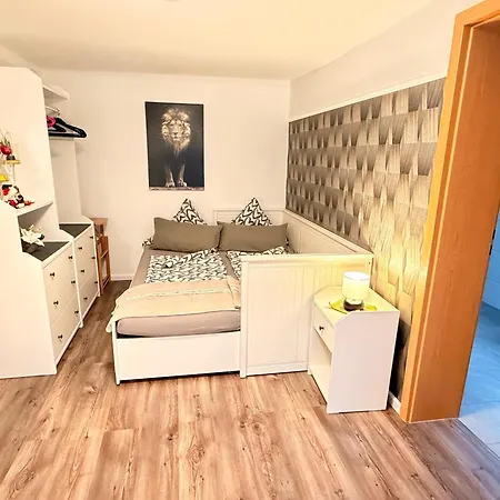 Joli Mit Aussensauna Und Fahrradgarage Weißenfels