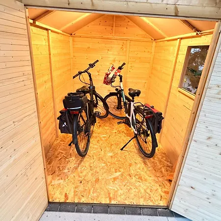 Joli Mit Aussensauna Und Fahrradgarage شقة *