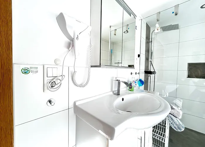 Joli- Inklusive Parkplatz, Bettwaesche, Handtuecher Und Wlan 아파트 *