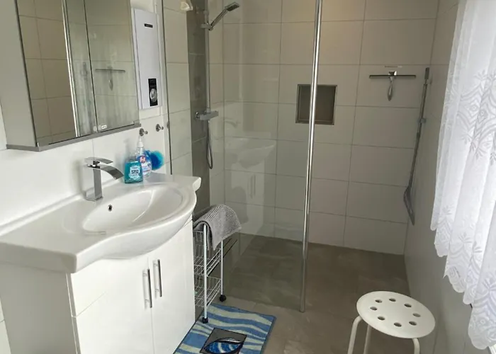 Joli- Inklusive Parkplatz, Bettwaesche, Handtuecher Und Wlan 아파트 Weißenfels