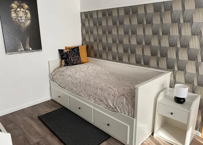 Joli- Inklusive Parkplatz, Bettwaesche, Handtuecher Und Wlan 아파트 Weißenfels